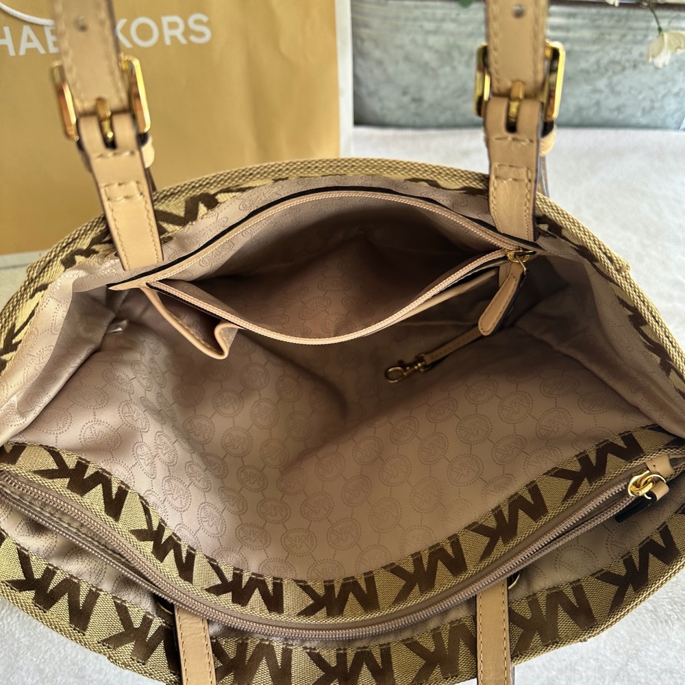 Original Michael Kors Tote - Picture 12 of 14